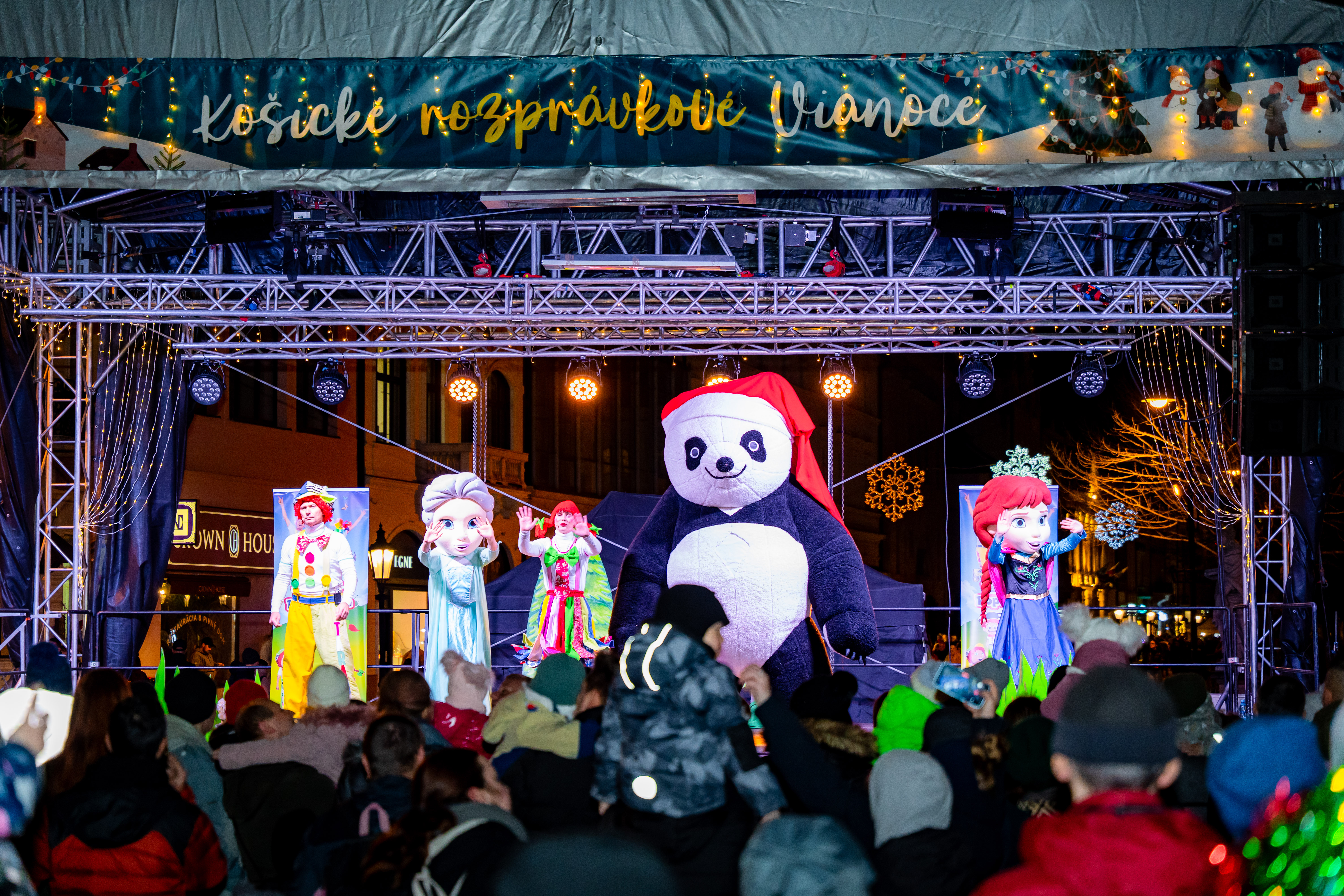 Kosicke rozpravkove Vianoce - Mikulas na Hlavnej-17